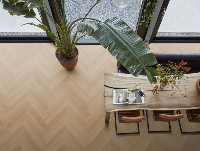 Floorlife YUP Leyton Herringbone Warm Oak- Visgraat PVC - Dryback - Plak PVC Vloer